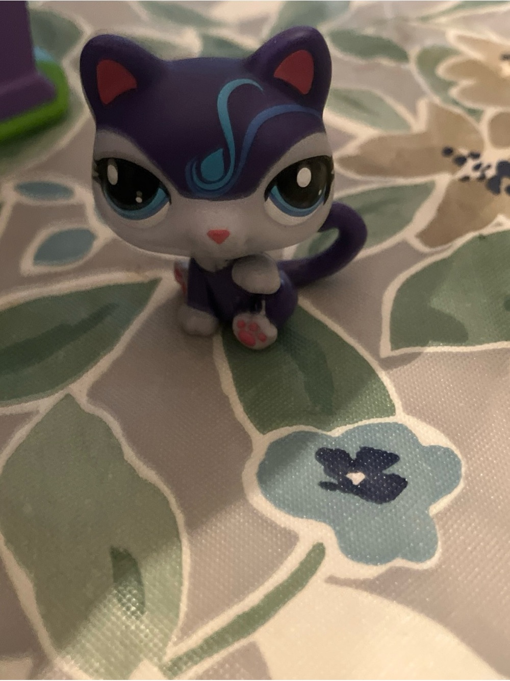 LPS #119 Purple Cat Blue Dot Eyes Littlest Pet Shop Hasbro 2024